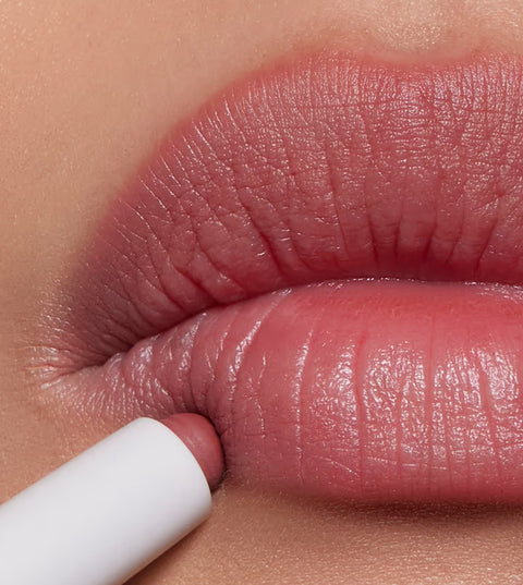 قلم تحديد العيون
 قلم تحديد الشفاه الذي يعمل على خلق مظهر الشفاه الممتلئة بكل سهولة.