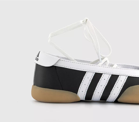 Taekwondo Mei Ballet Pumps
Black White